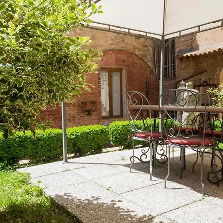 Regis Aparthotel