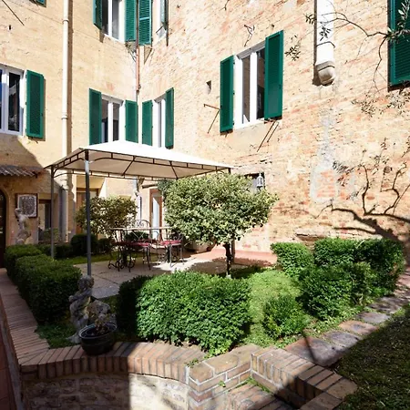 Regis 2* Siena