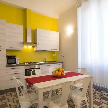 Regis Aparthotel 2*