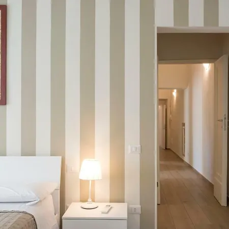 Regis Aparthotel 2*