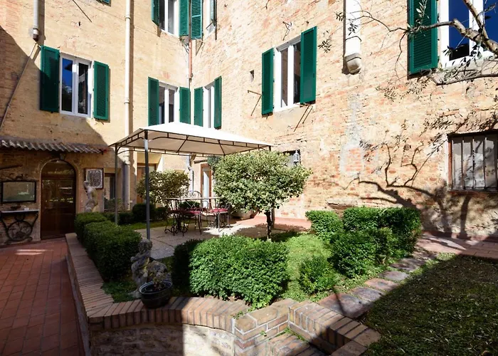 Regis 4* Siena